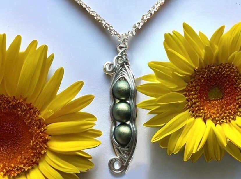 Family Pea Pod Necklace-6mm Green Gold Swarovski Crystal 