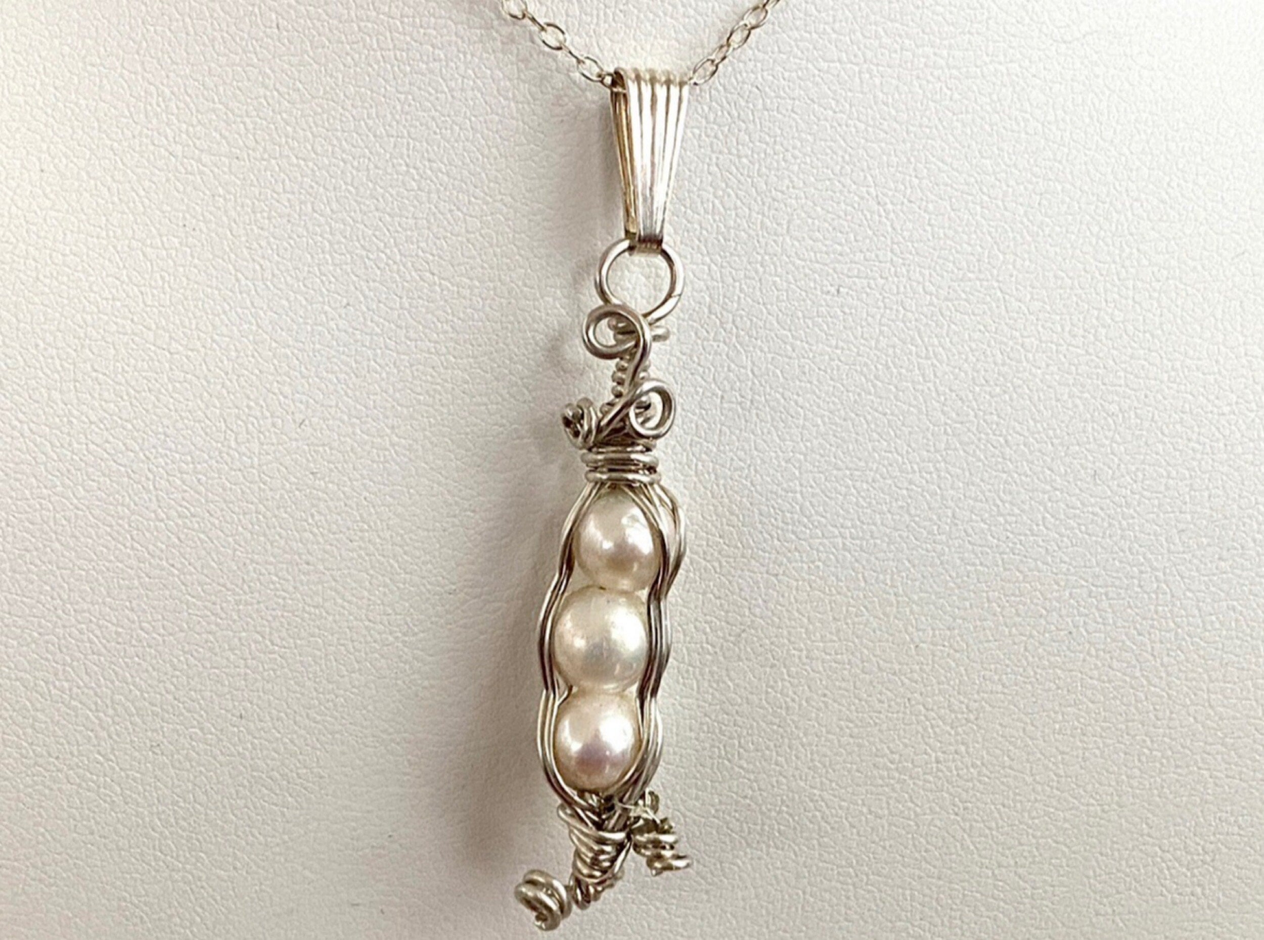 Family Pea Pod Necklace-6mm Freshwater Pearl Sterling Silver Wire Wrapped-Unique Gift-MOM, Grandmother, Push Gift, Sisters, Bridesmaid Gift