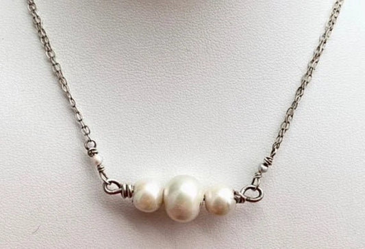 Trendy Genuine Pearls in Silver Bar Pendant Necklace