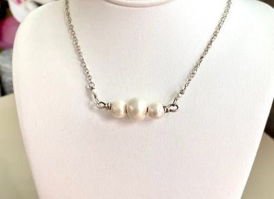 Trendy Genuine Pearls in Silver Bar Pendant Necklace